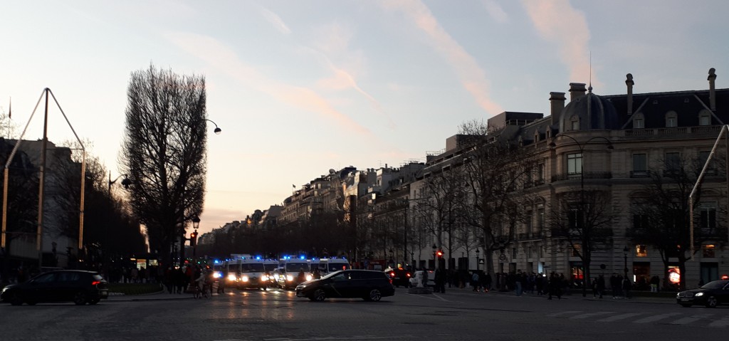Photo: vue des Champs-Elysées depuis le rond point Marcel Dassault le 12 février 2022